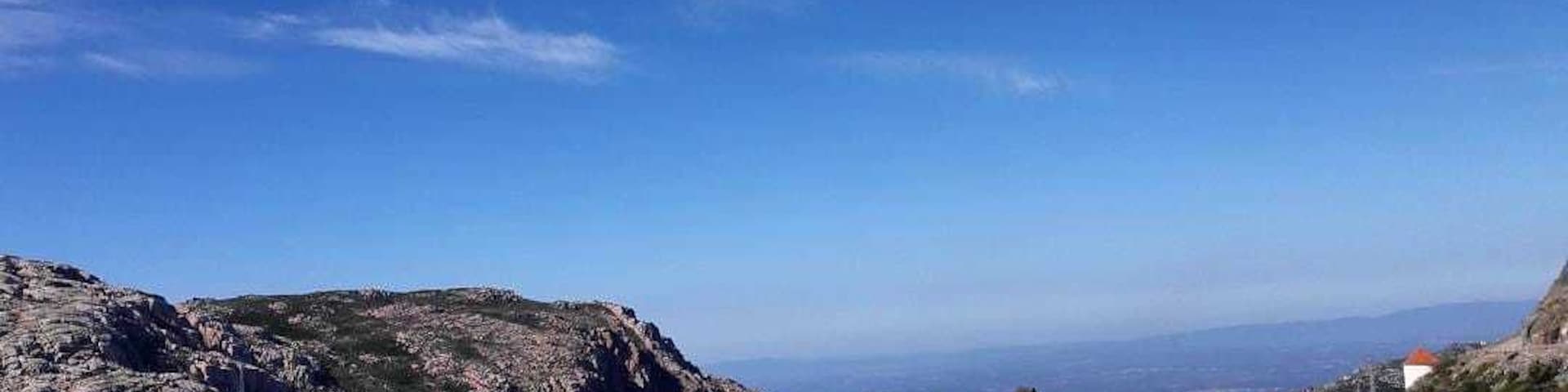 Esse é o o lago no caminho para a Torre na Serra da Estrela. Lugar lindo!