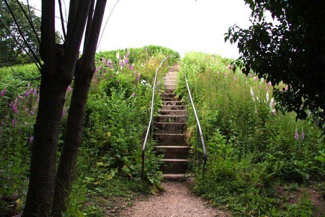 The steps up Jarn Mound