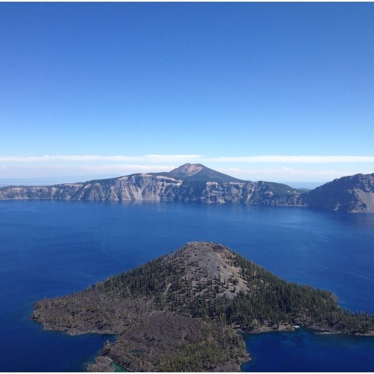 The view of the lake from watchman trail. Really cool hike and definitely worth it. #lake #oregon #nature #pretty