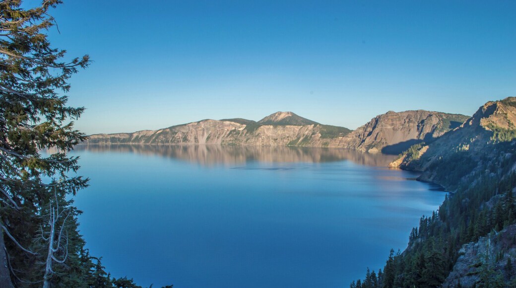 I have never seen anything as magically blue as the water of Crater Lake in Oregon. Everyone told us we needed to go here, still we weren't expecting much more than a pretty lake. But Crater Lake is so much more than that. With no rivers flowing in or out of the lake, all the water is collected via rain and snow melt. Therefore it's some of the cleanest and clearest water in the world. It is truly one of the most beautiful things I have ever seen. #oregon #craterlake #blue #nationalpark