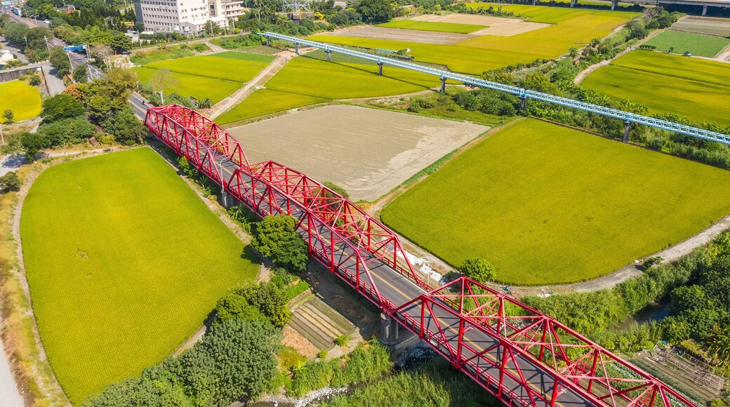 red famous Xilou Bridge