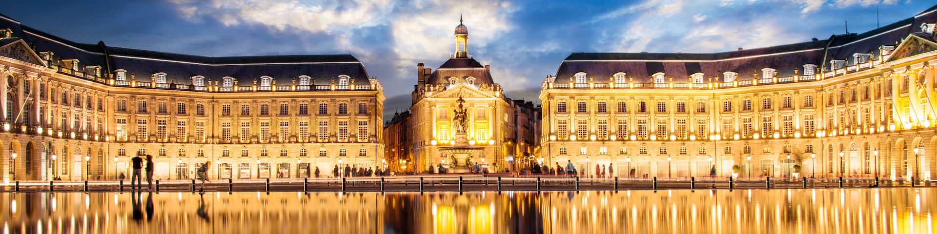 Place la Bourse in Bordeaux, the water mirror by night, France