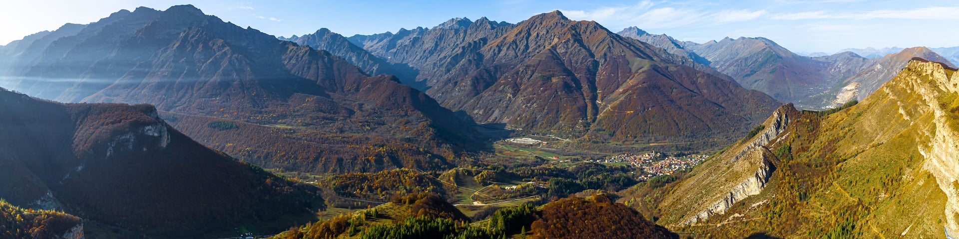 Autunno in Valle Gesso: tripudio di colori, vette, laghi, cascate e flora alpina