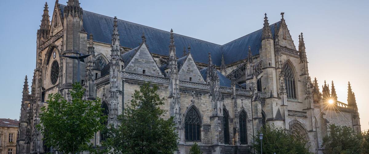 Saint-Michel famous Basicila in Bordeaux at sunrise