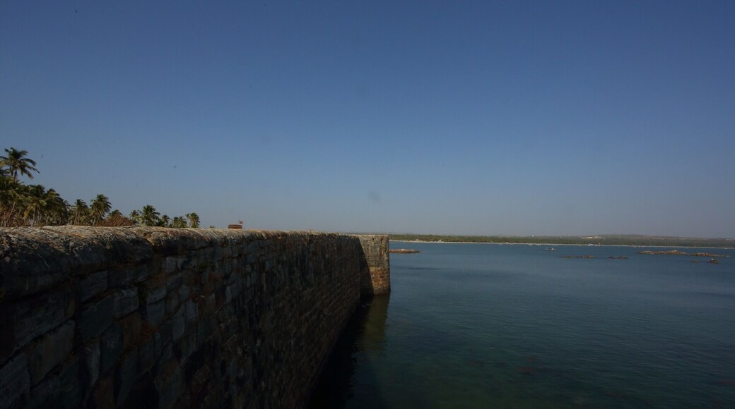 Sindurga (meaning Ocean Fort), was built in 1664 by the great 17th century Maratha King, Shivaji.
You will be awed at the the majestic fort and wonder how stupendous the task would have been in that era in the midst of the sea. Even today you can only access it during calm weather using boats.
