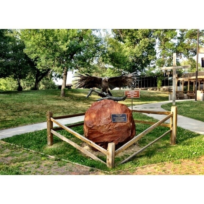 Explore the Missouri River Valley.