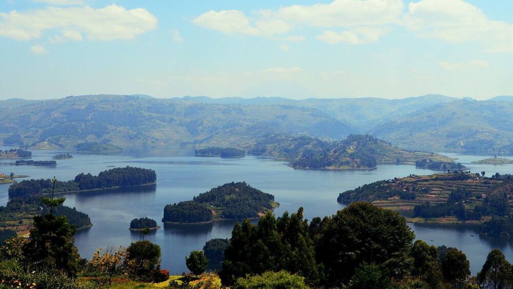 #BestOf5
Lake Bunyonyi- which translates to place of many little birds, is an appropriate name for this paradise.
Bunyonyi is a must see if you are in Uganda. 29 islands dot the spectacular lake which is the deepest in Uganda.
Stay at Entusi Resort and Retreat Center: a gorgeous space used for community engagement located right on the lake and only reachable by boat.