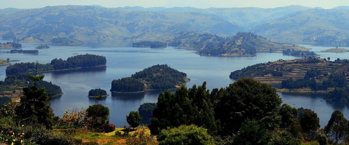 #BestOf5
Lake Bunyonyi- which translates to place of many little birds, is an appropriate name for this paradise.
Bunyonyi is a must see if you are in Uganda. 29 islands dot the spectacular lake which is the deepest in Uganda.
Stay at Entusi Resort and Retreat Center: a gorgeous space used for community engagement located right on the lake and only reachable by boat.