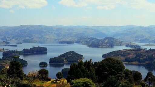 #BestOf5
Lake Bunyonyi- which translates to place of many little birds, is an appropriate name for this paradise.
Bunyonyi is a must see if you are in Uganda. 29 islands dot the spectacular lake which is the deepest in Uganda.
Stay at Entusi Resort and Retreat Center: a gorgeous space used for community engagement located right on the lake and only reachable by boat.