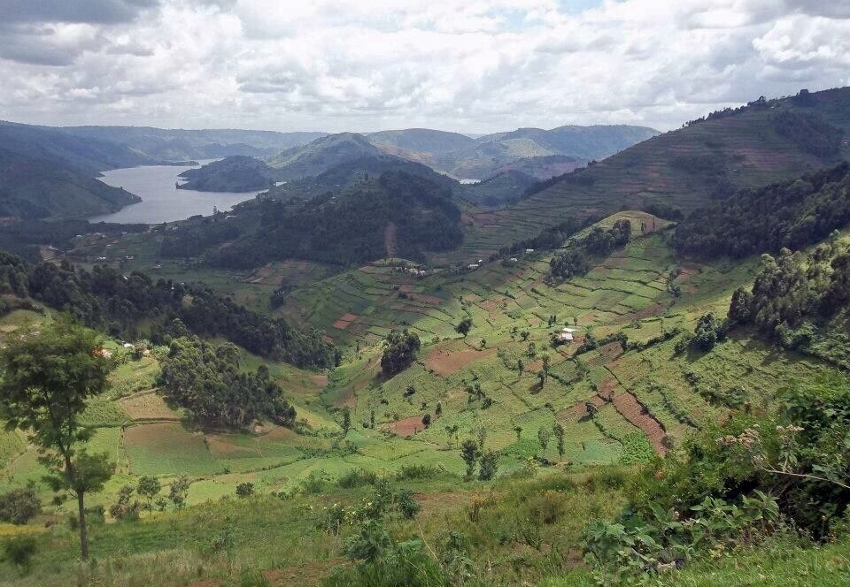 Lake Bunyonyi with surrounding mountains
#Mountains