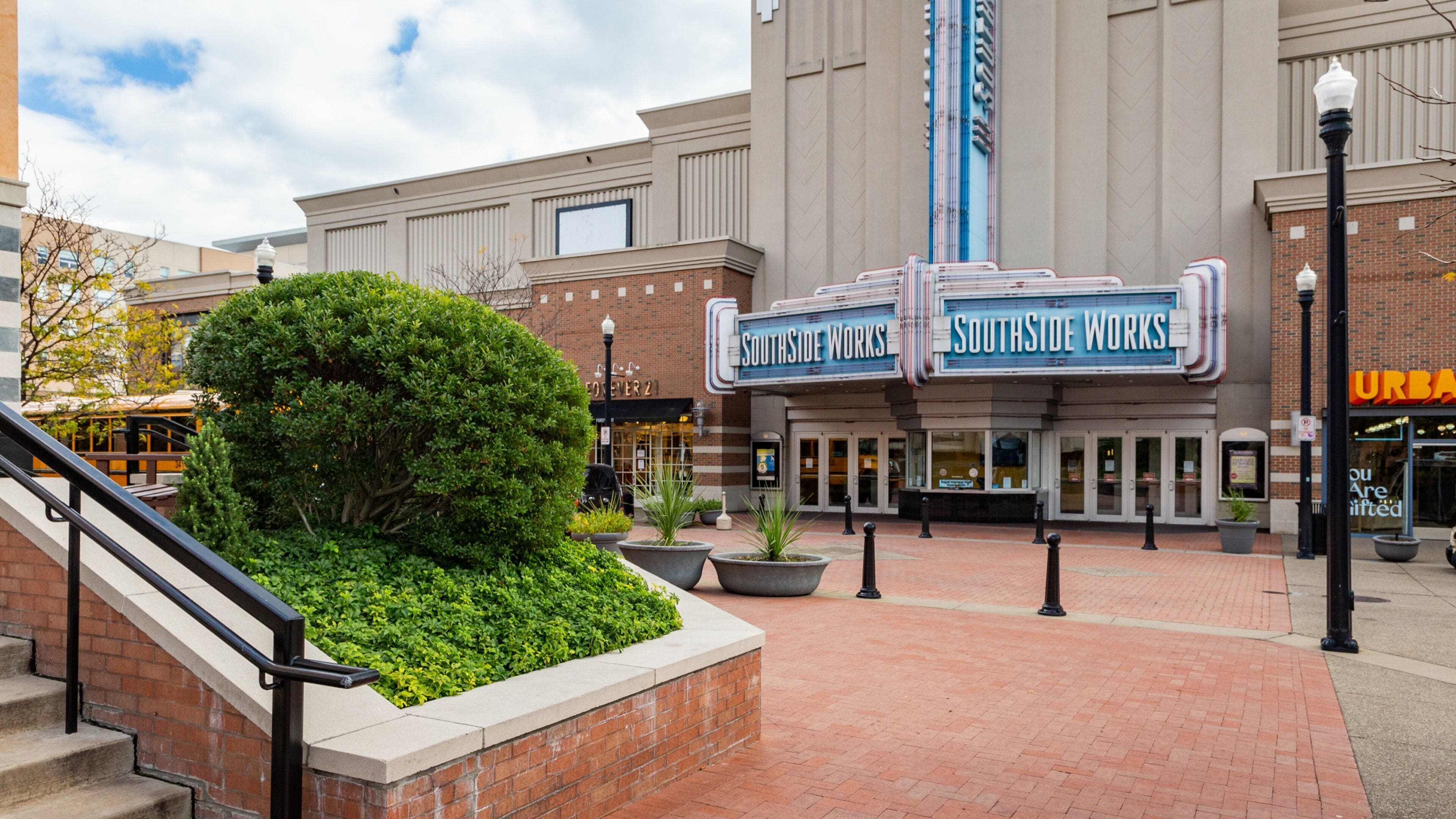 South Side Flats showing signage