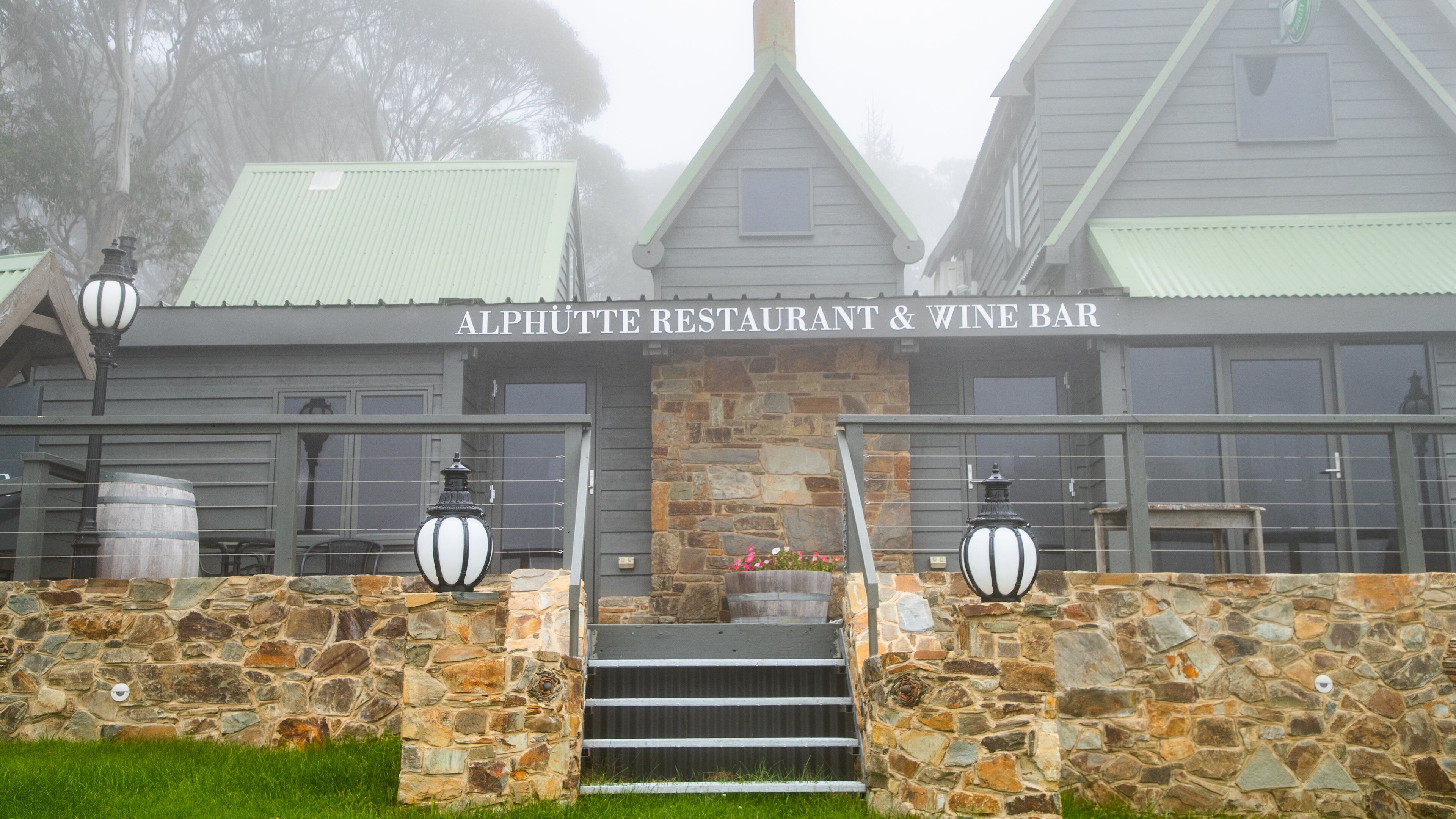 Dinner Plain showing signage