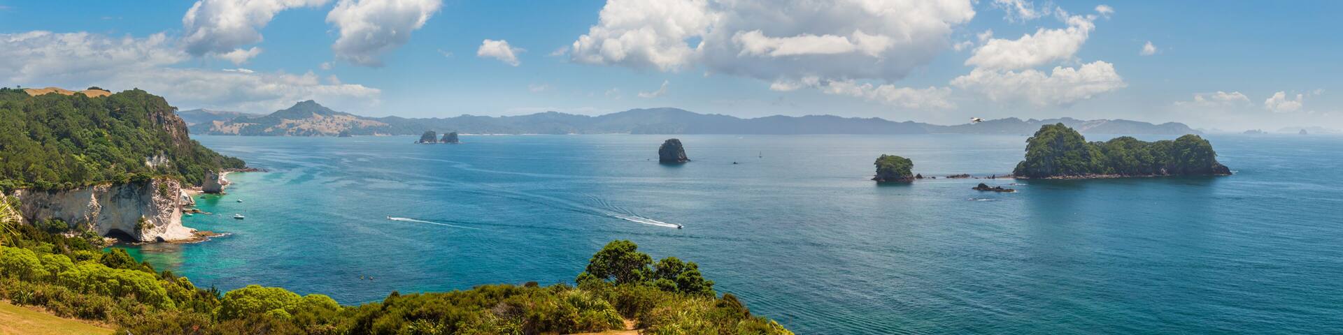 Te Whanganui-A-Hei (Cathedral Cove) Marine Reserve in Coromandel Peninsula North Island, New Zealand.