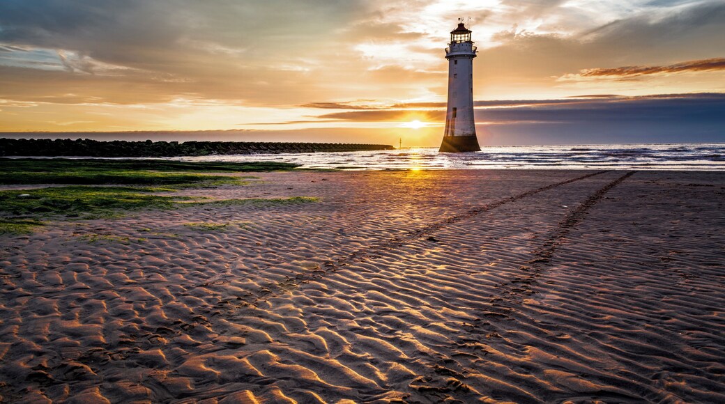 Perch Rock Lighthouse Wikidata has entry Q17547220 with data related to this item.