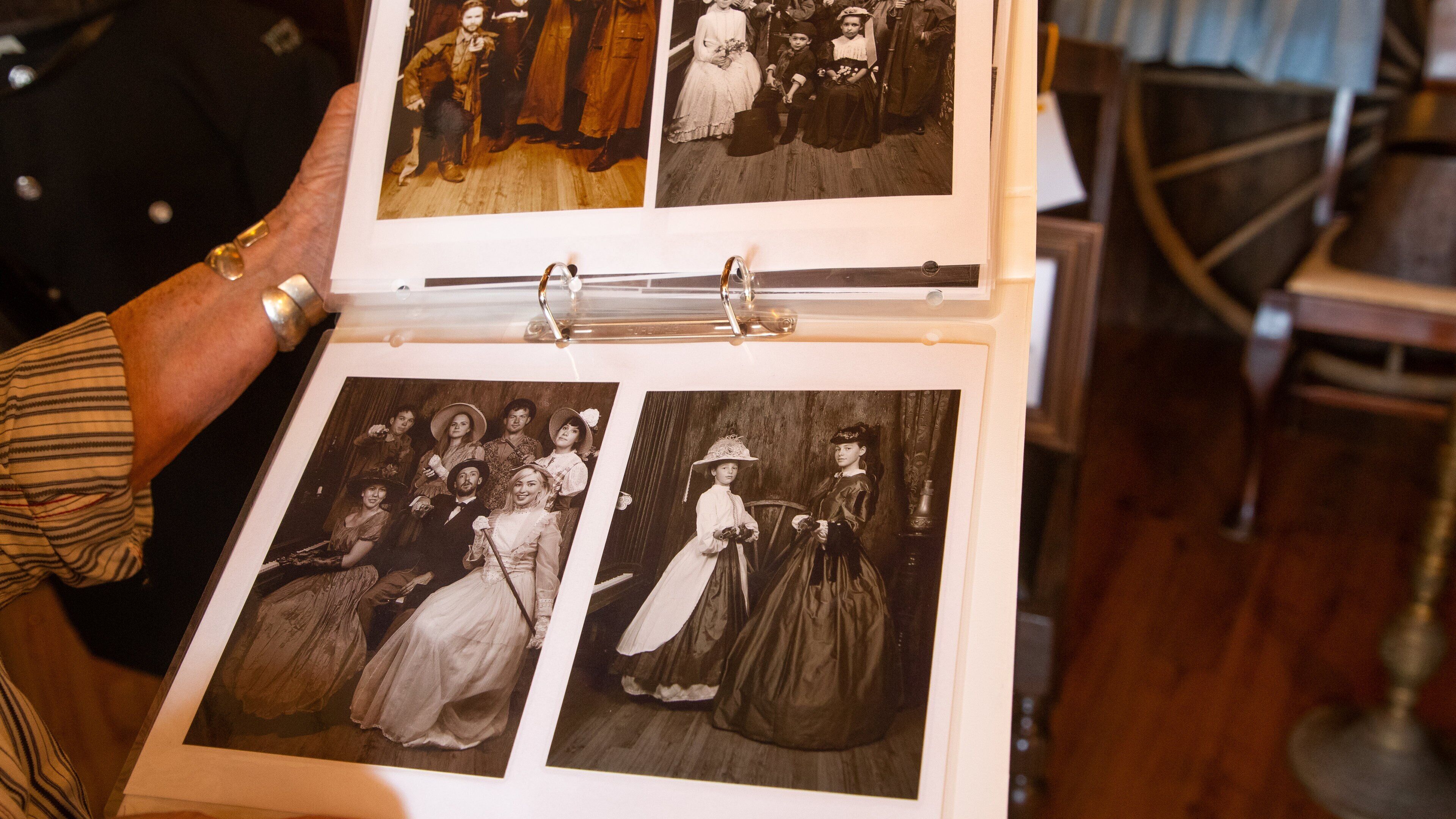 Glenrowan which includes heritage elements