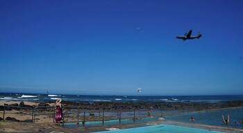 Corrimal rock pools. Corrimal is about 1.5 hours southern of Sydney near Wollongong. Australian airforce plane flying over.
#beach, #corrimal, #Australia, # Wollongong, #raaf, #plane
www.wyldfamilytravel.com