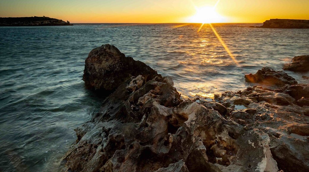 A lovely little spot at Green Head Bay, a sheltered Bay with a beach and a walkway between the bay in the other side which is rocky and food for fishing. Lovely sunsets here and a caravan park nearby for camping. There is a general store and restaurant / fish & chip shop in the village.