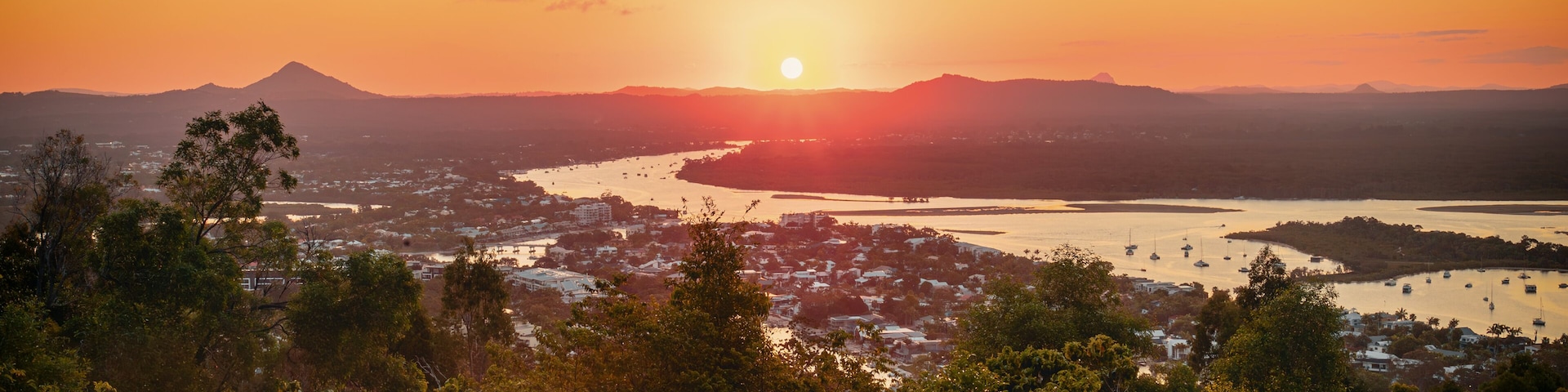 The view of the Noosa Head from Laguna Lookout in the sunset
