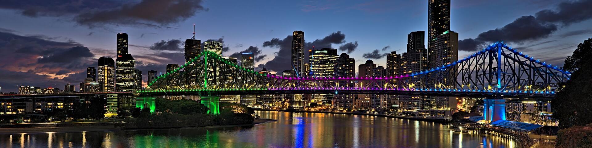 The skyline of Brisbane and the Story Bridge
