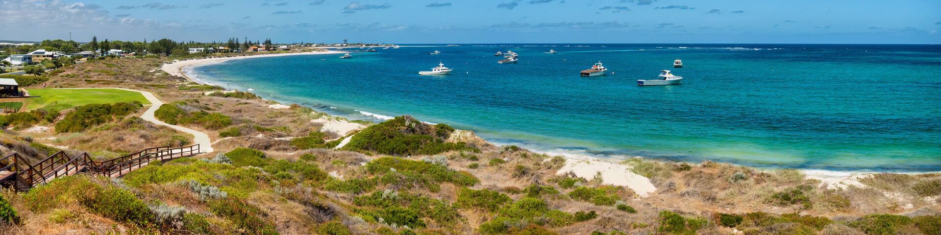 Lancelin has beautiful hard white beaches, huge white sand dunes and has a lucrative crayfishing industry. Its appeal lies in its holiday ambience.
