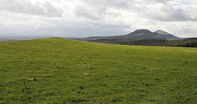 The summit of White Hill The bump on the left is the 217m summit of this hill to the south of Earlston. Eildon Hill North and Eildon Mid Hill are in the background on the right and a faint Rubers Law is on the horizon on the far left.