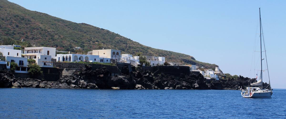 lavic shore near Piscità, Stromboli