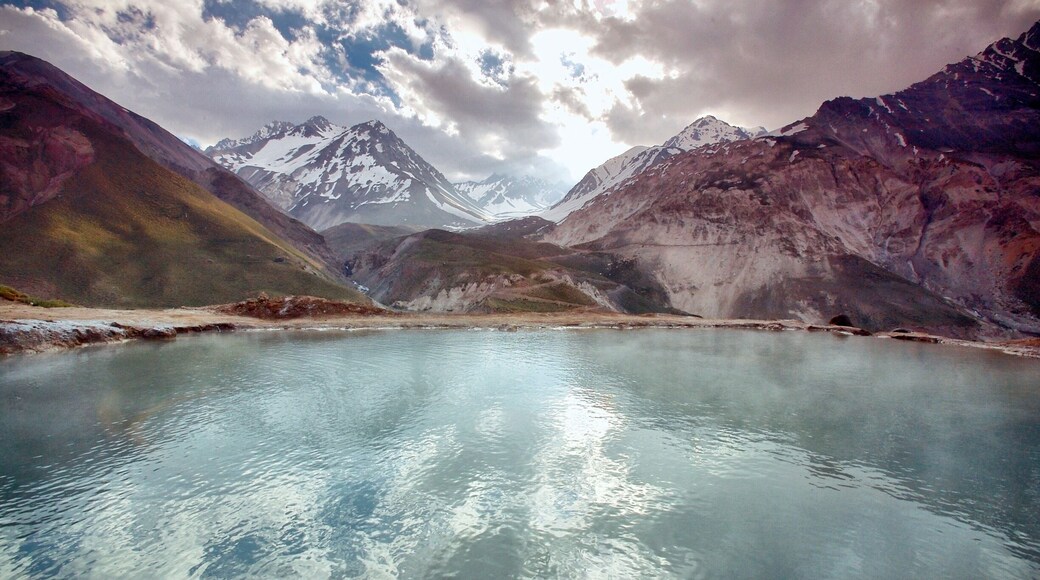 My favorite bath spot so far! ;).
Baños de Colina is natural hot springs at the foothills of Andes Mountains near Santiago Chile, it's about 2.5 hours of drive from the city but totally worth it. ;)
This was taken in July.
#BVSblue
#GreatOutdoors