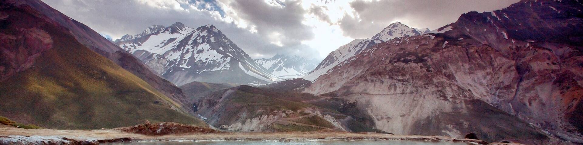 My favorite bath spot so far! ;).
Baños de Colina is natural hot springs at the foothills of Andes Mountains near Santiago Chile, it's about 2.5 hours of drive from the city but totally worth it. ;)
This was taken in July.
#BVSblue
#GreatOutdoors