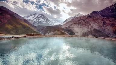 My favorite bath spot so far! ;).
Baños de Colina is natural hot springs at the foothills of Andes Mountains near Santiago Chile, it's about 2.5 hours of drive from the city but totally worth it. ;)
This was taken in July.
#BVSblue
#GreatOutdoors