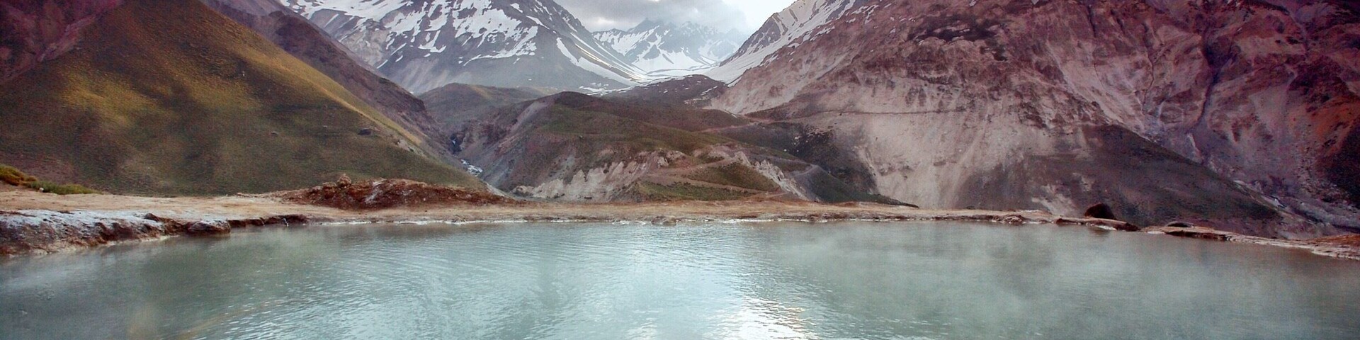 My favorite bath spot so far! ;).
Baños de Colina is natural hot springs at the foothills of Andes Mountains near Santiago Chile, it's about 2.5 hours of drive from the city but totally worth it. ;)
This was taken in July.
#BVSblue
#GreatOutdoors