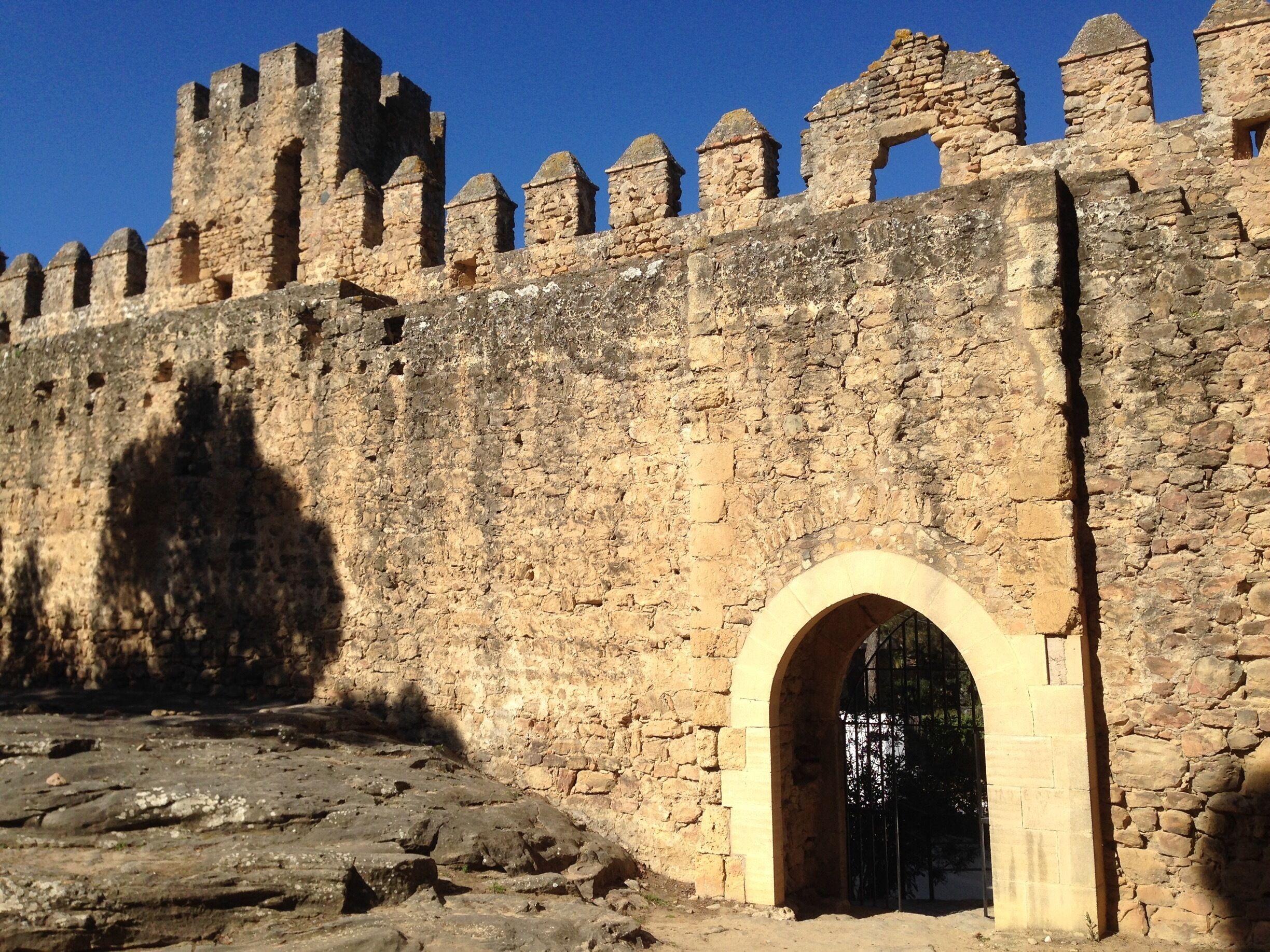 Scattered along the countryroads on the "Morish Strip" one can discover several castles and towers, perfectly planned for modern explorers in need of a break. According to local legend, the shadow of a warrior can be seen along this parapet every night at dusk, awaiting the return of a lost love. 

Unfortunately we did not have time to await that event. - Quite tricky to walk along that parapet, by the way.

https://es.m.wikipedia.org/wiki/Castillo_de_las_Aguzaderas 