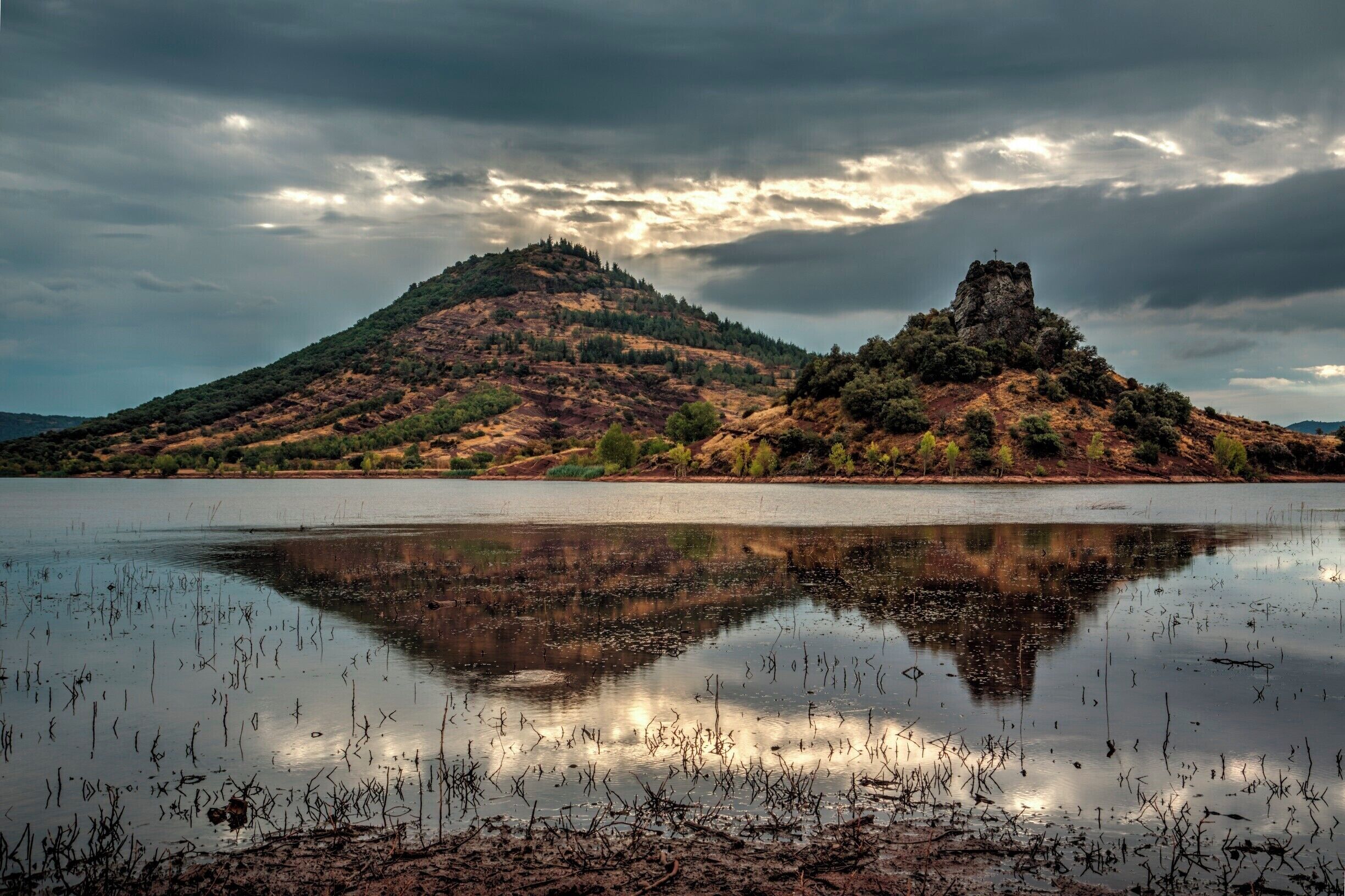 Morningview on Lac Du Salagou, Octon, Herault, France