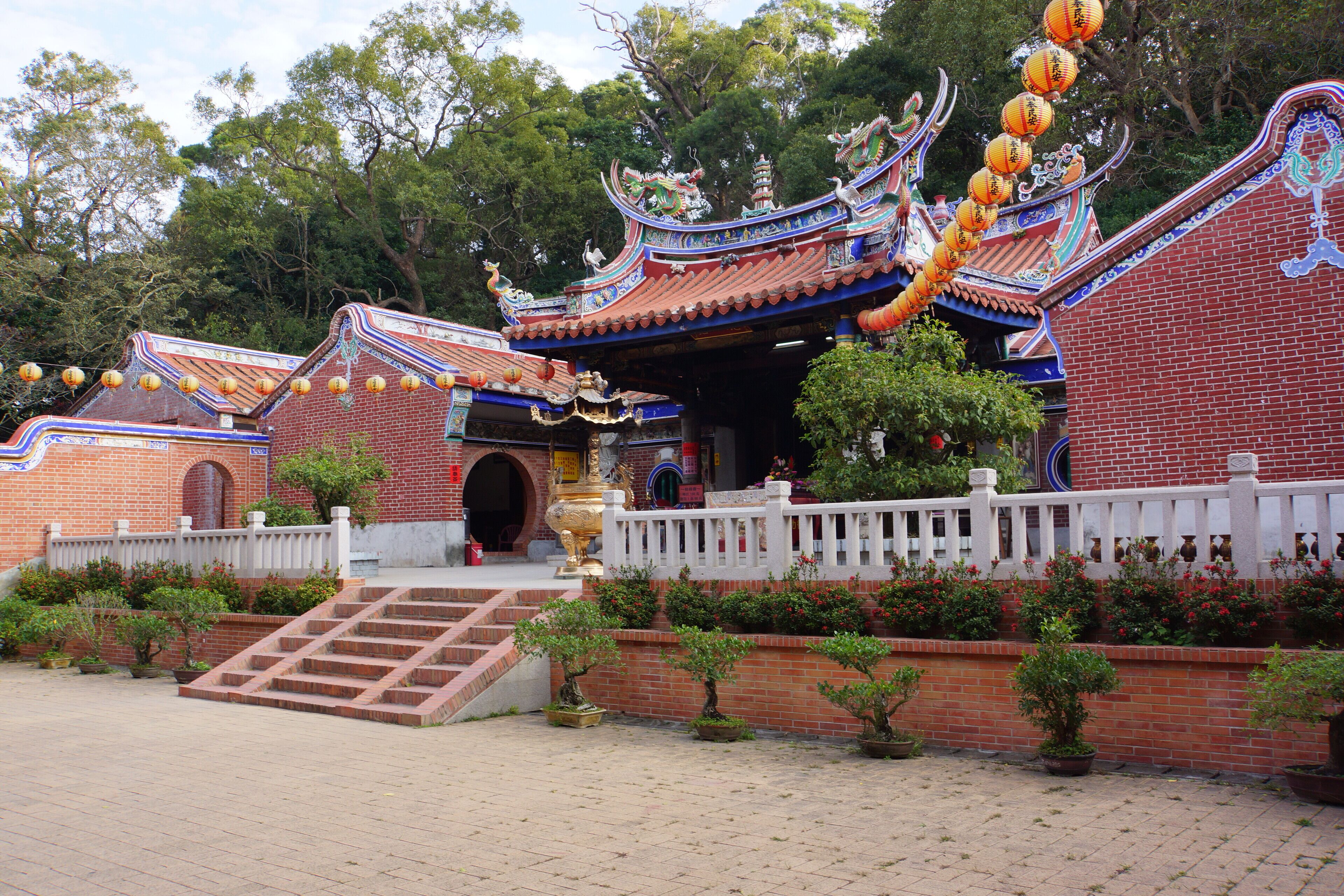 Tiger Mountain Temple 虎山岩