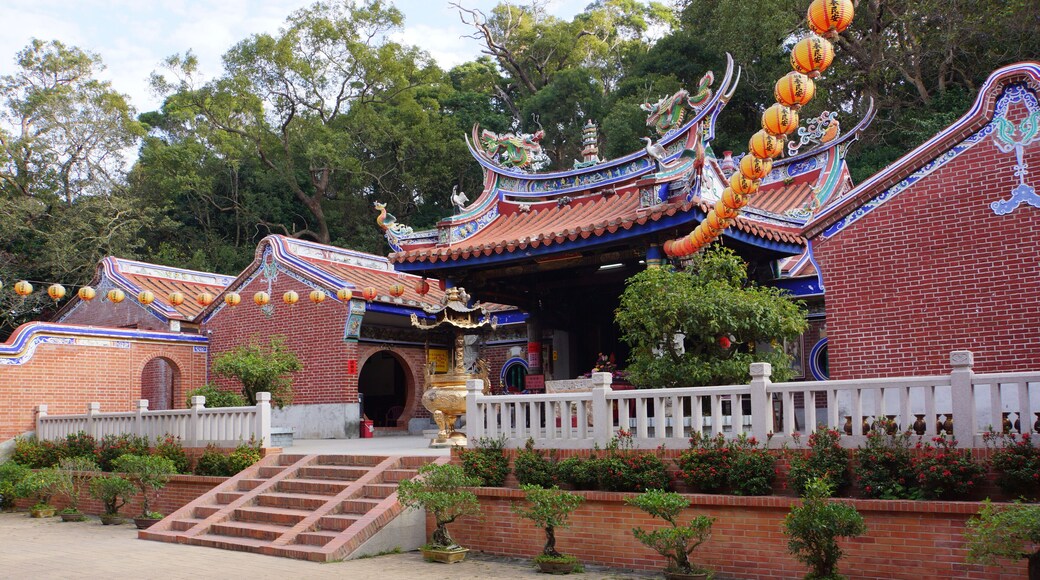 Tiger Mountain Temple 虎山岩