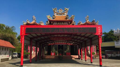 荷婆崙霖肇宮正面照