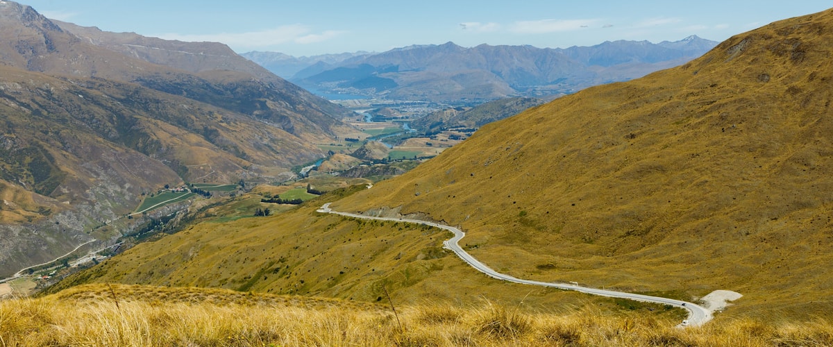 The view of Queenstown from the Pisa Conservation Area track