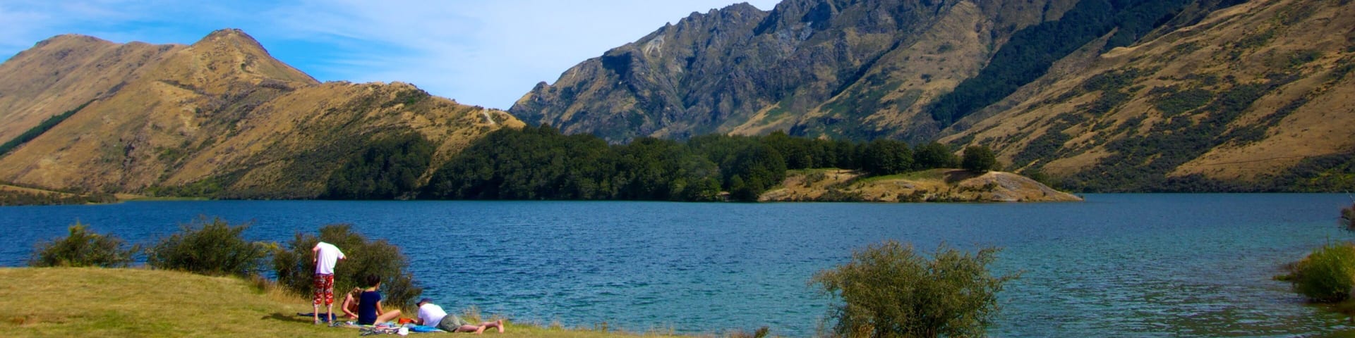 Queenstown which includes picnicking, a lake or waterhole and landscape views