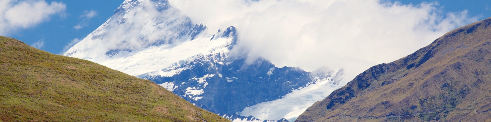 Wanaka showing tranquil scenes and mountains