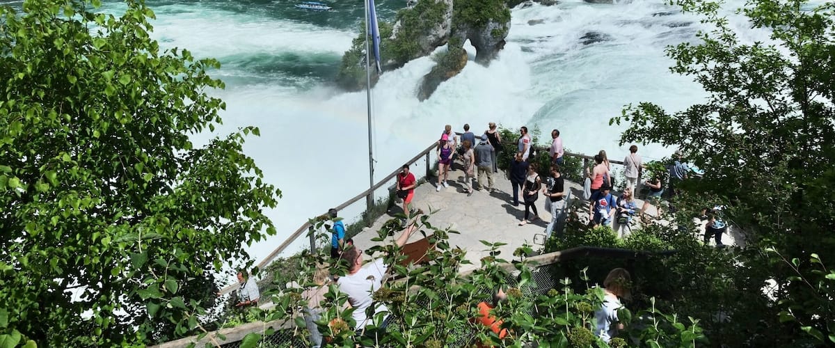 SCHLOSS LAUFEN ON THE RHINE FALLS
A combined experience of natural spectacle, cultural heritage and fine cuisine await you at Schloss Laufen.It has reigned proudly over the Rhine Falls near Schaffhausen since more than 1000 years.