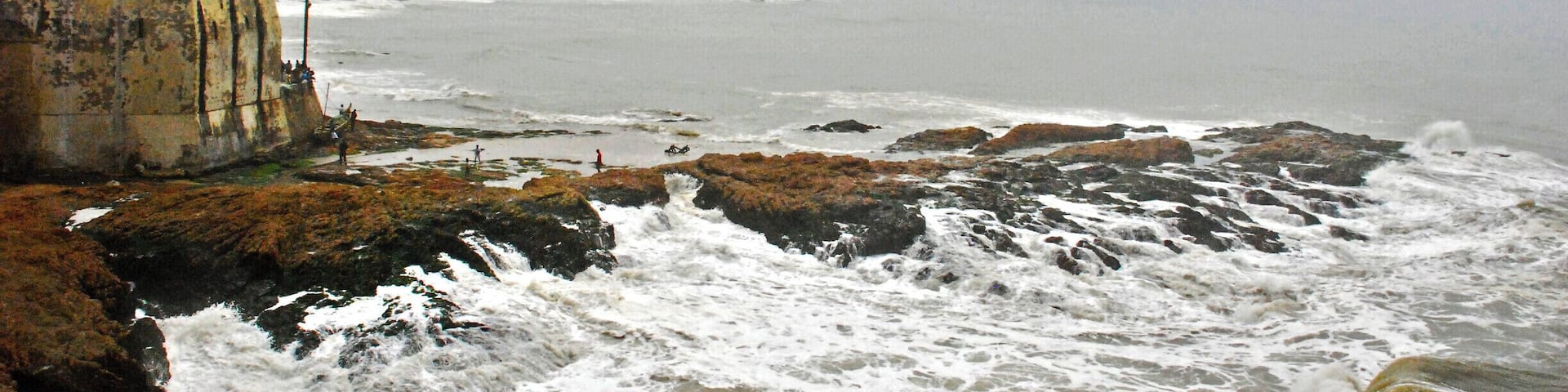 A view from Cape Coast Castle (there will be rain).