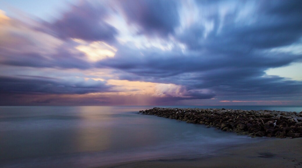 Great place to enjoy the beauty and colors of nature, in southern Italy (in Southern Italy - Salento).
#lifeatexpedia