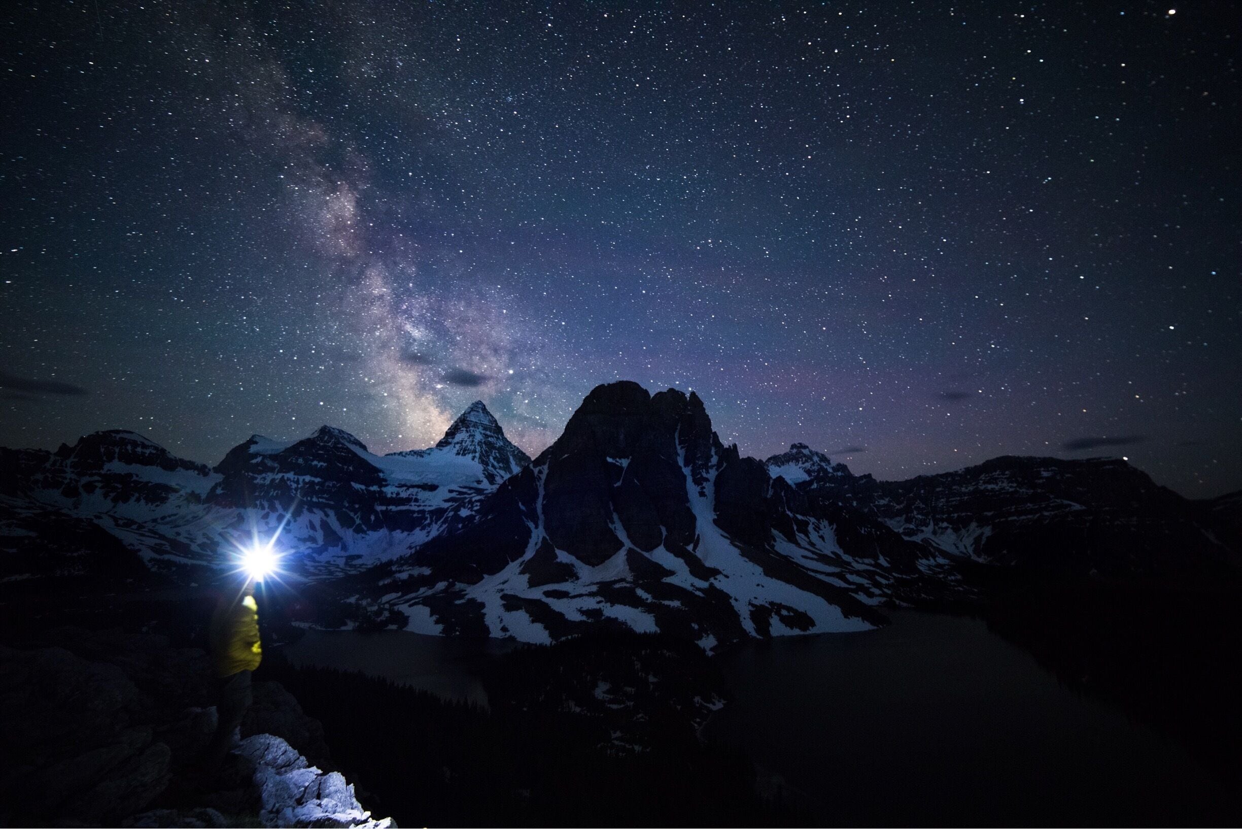 A short hike from the mount Assiniboine campground, there is this beautiful view of the mount Assiniboine and sunburst lake 