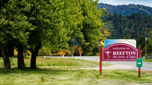 Reefton entrance sign at the north entry to Reefton on state highway 69.