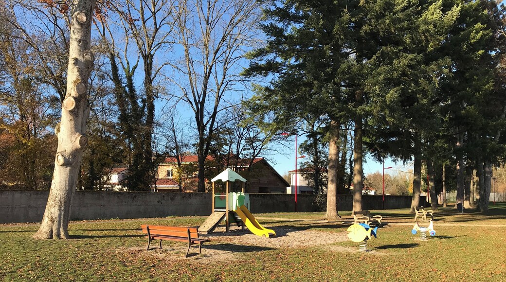 Jeux pour enfants à Villieu.