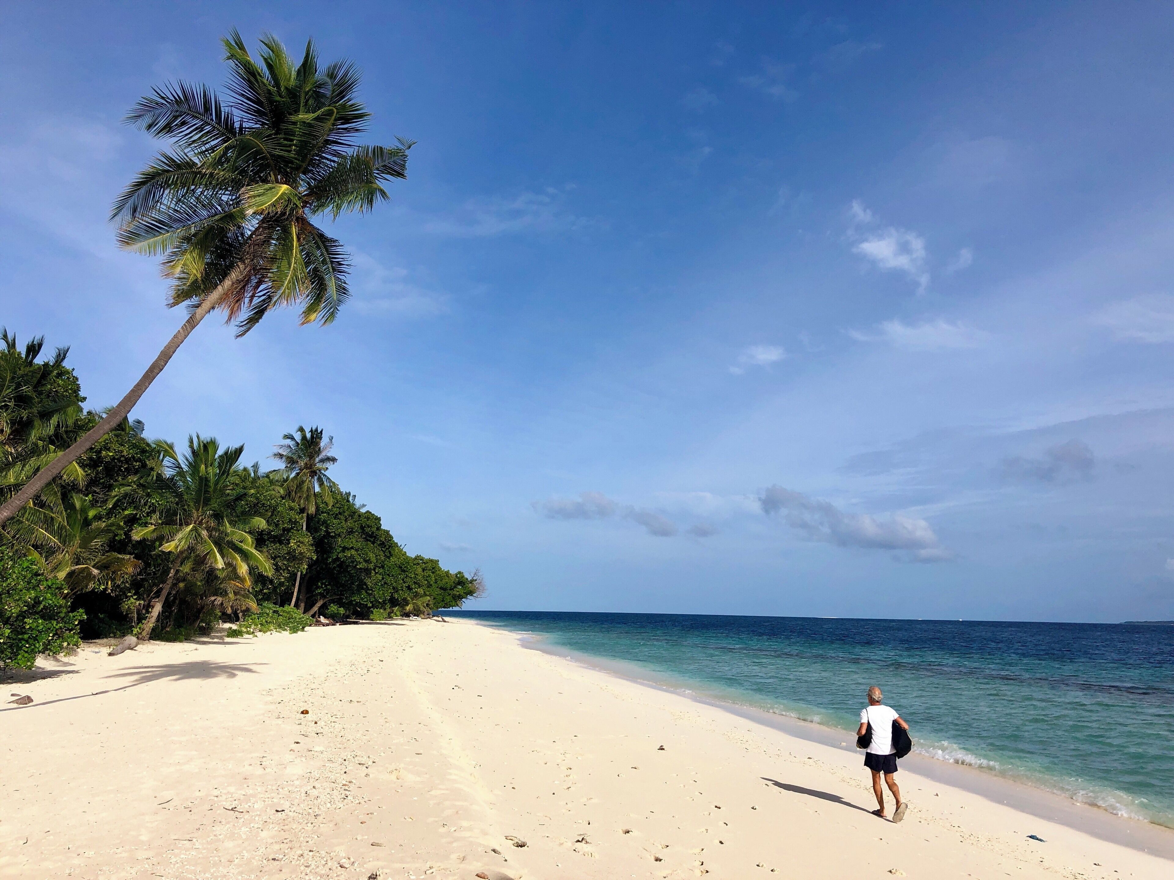 This is the usual Maldives we know, sun, White Sands and different shades of blue