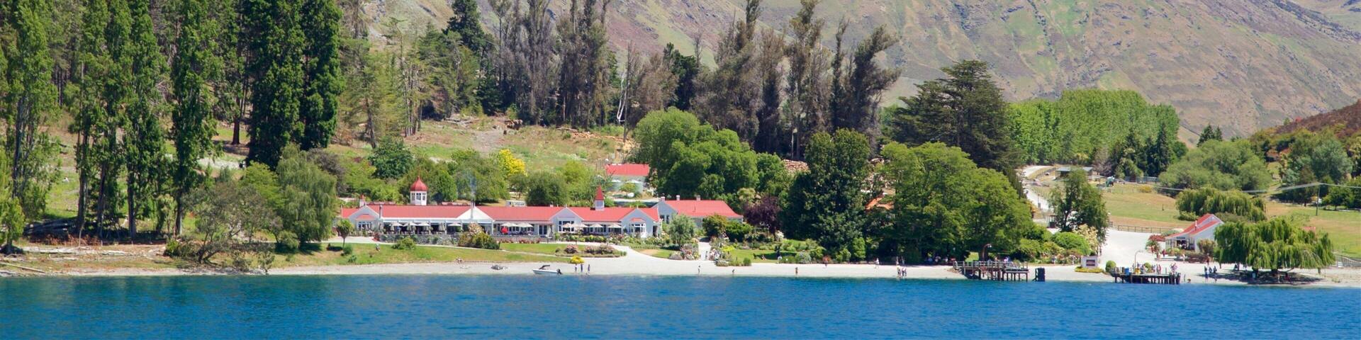 Walter Peak which includes a lake or waterhole and mountains