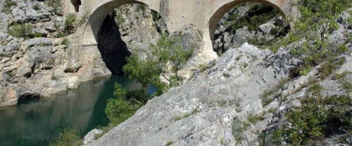 Pont del Diable. Sant Guilhem del Desert. Llenguadoc, França