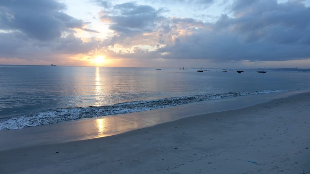 sunset on the Bagamoyo beach, Tanzania 🇹🇿