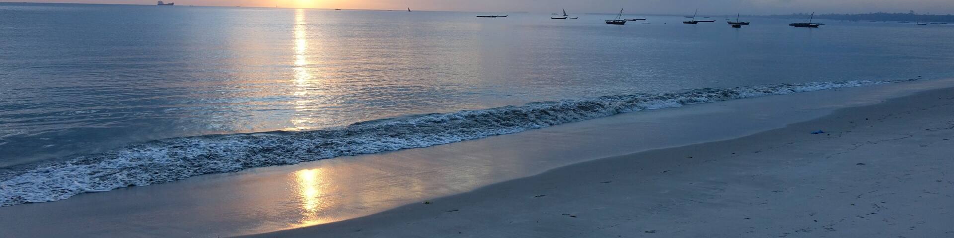 sunset on the Bagamoyo beach, Tanzania 🇹🇿