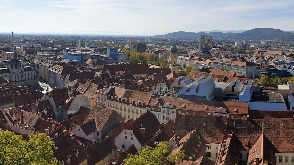 Panorama über westliches Graz - vom Rathaus bis Gösting
